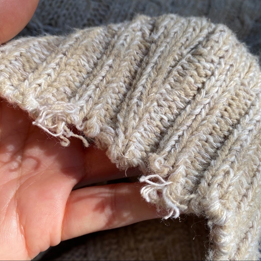 🐑 OATMEAL CABLE KNIT CROPPED KNIT TURTLENECK JUMPER! - Picture 9 of 10